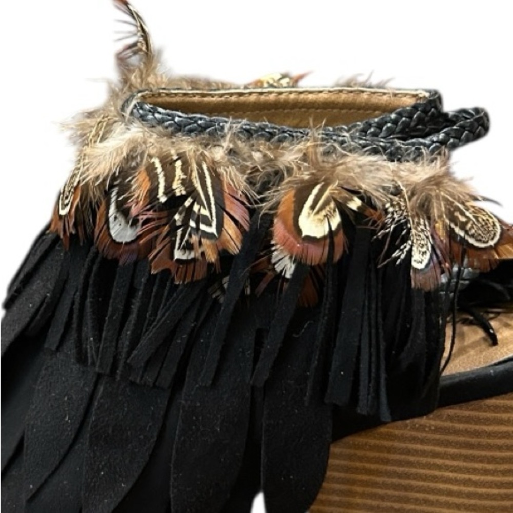 Qupid Black Faux Suede Peep Toe Stacked Heel Bootie with Feathers Women’s Size 9 - Picture 8 of 11